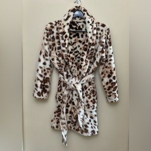 Aerie Plush Leopard Robe Women’s Size Medium Excellent!